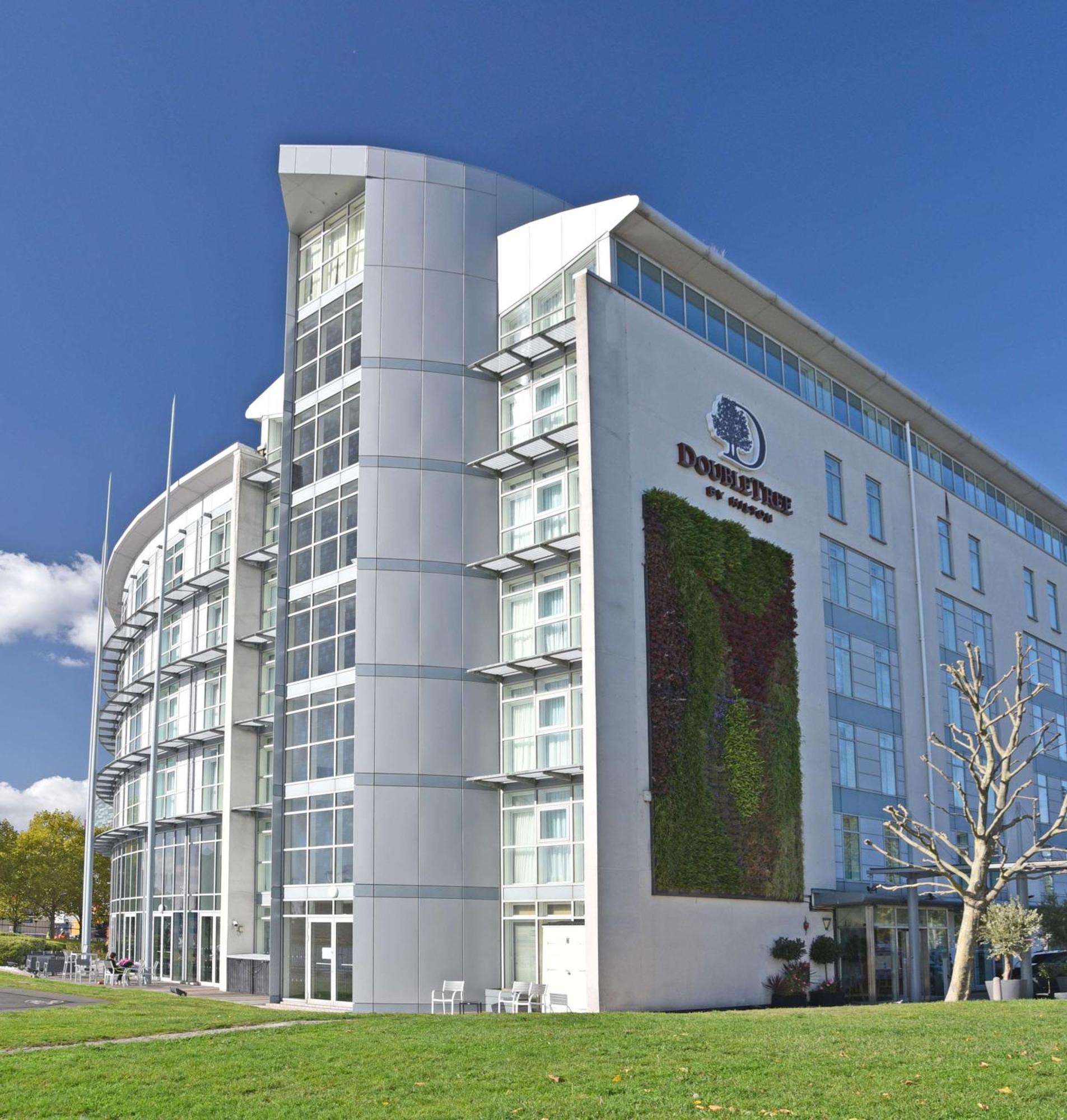 Doubletree By Hilton London Excel Hotel Exterior foto